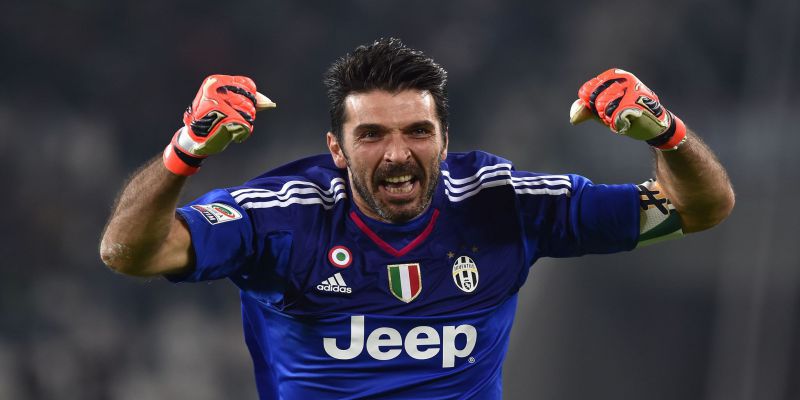 Thủ môn Buffon là cái tên đầu trong đội hình Juventus xuất sắc